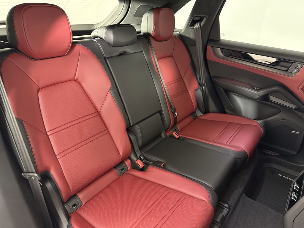 New 2026 Porsche Cayenne GTS image 23