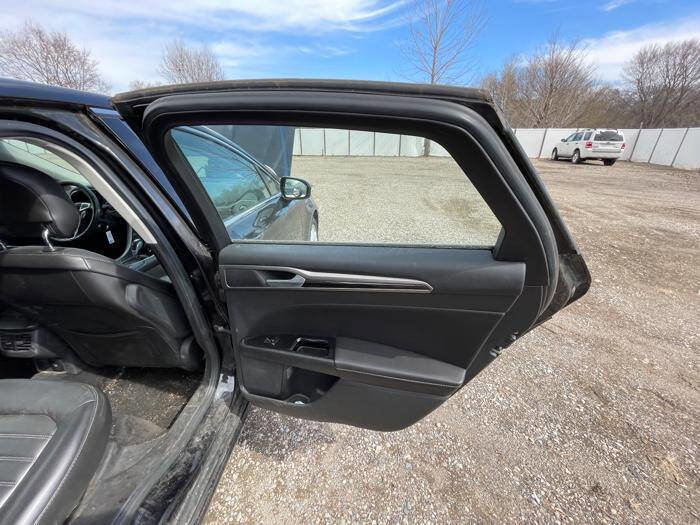 Used 2014 Ford Fusion SE w/ Equipment Group 202A image 28