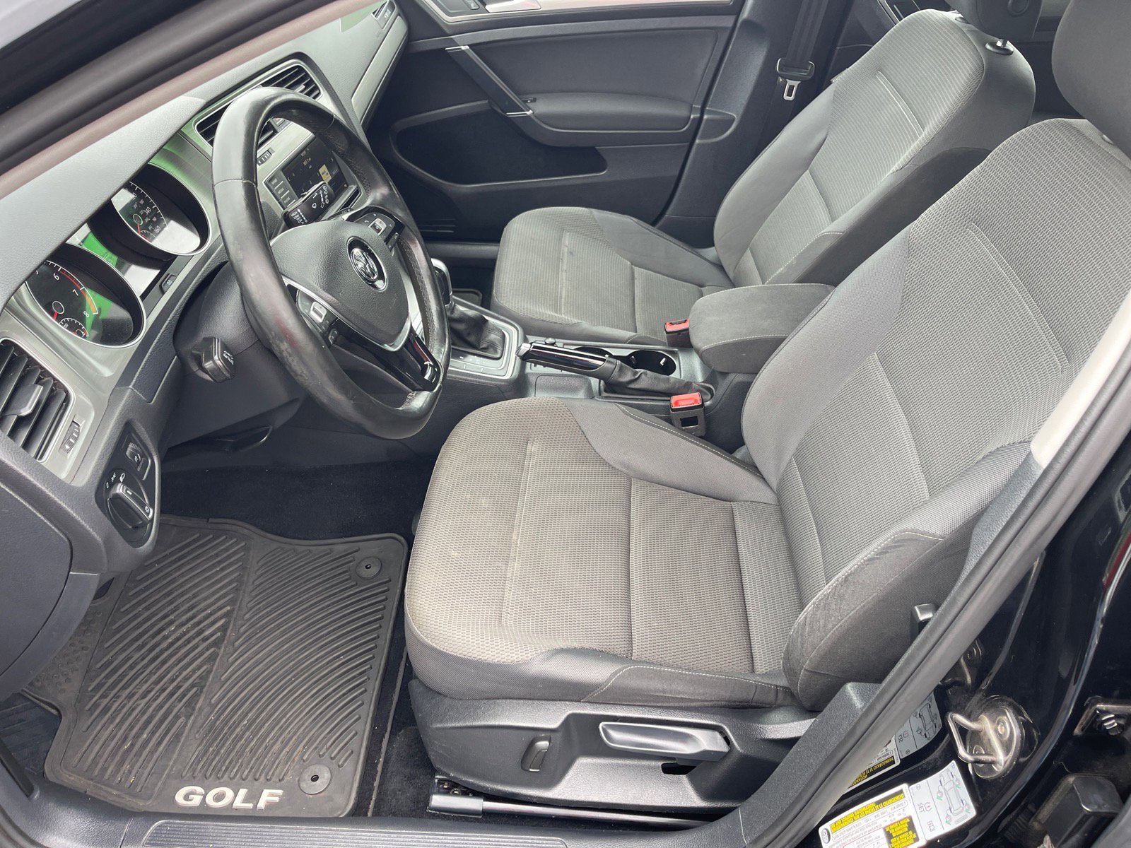 Used 2016 Volkswagen Golf S FWD image 10