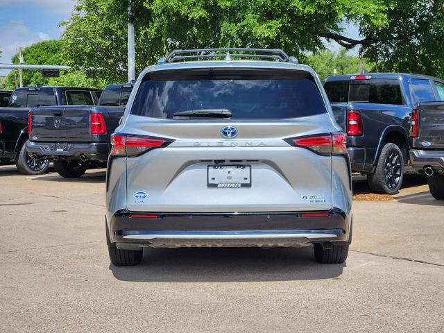 Used 2023 Toyota Sienna Platinum AWD/4WD image 6