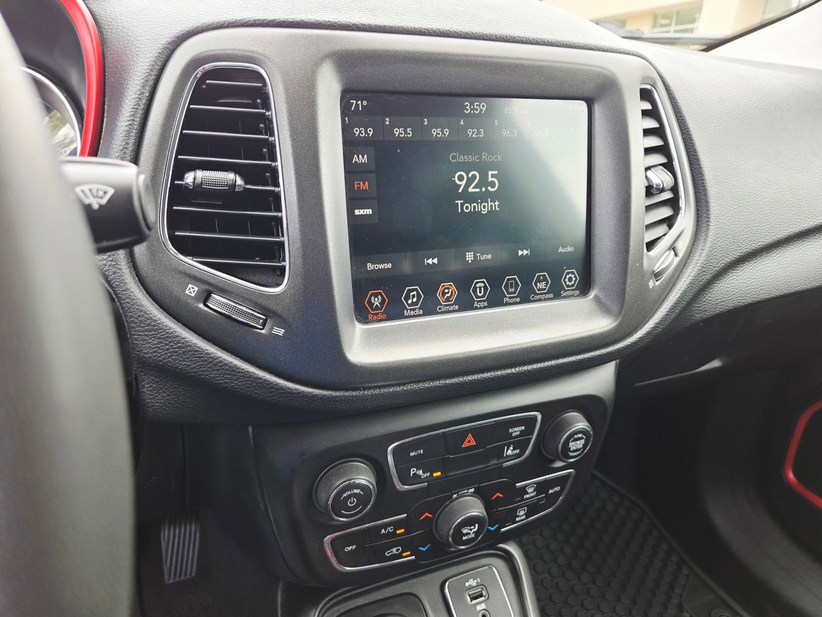 Used 2021 Jeep Compass Trailhawk image 14