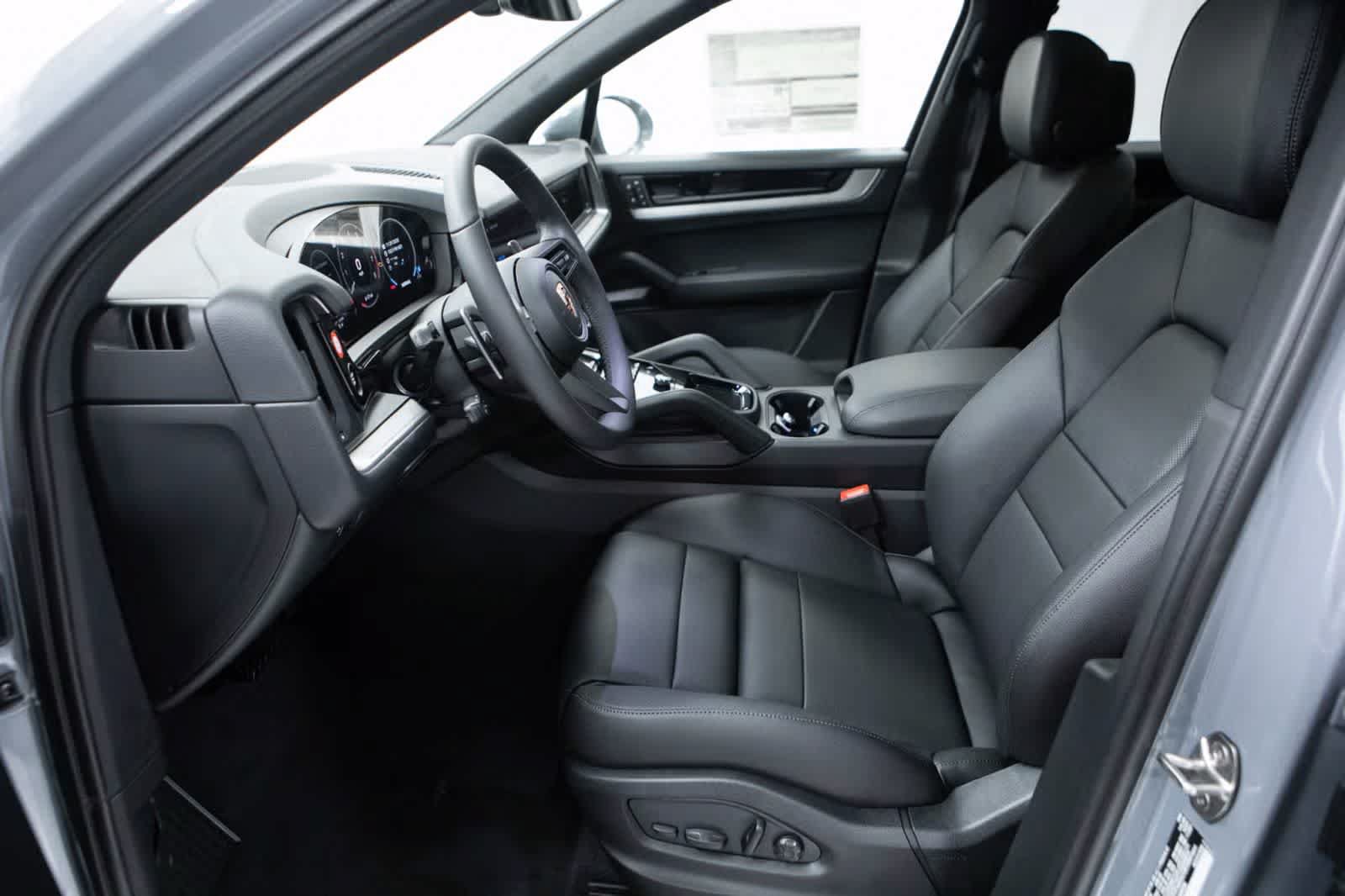 Certified 2026 Porsche Cayenne AWD/4WD image 22
