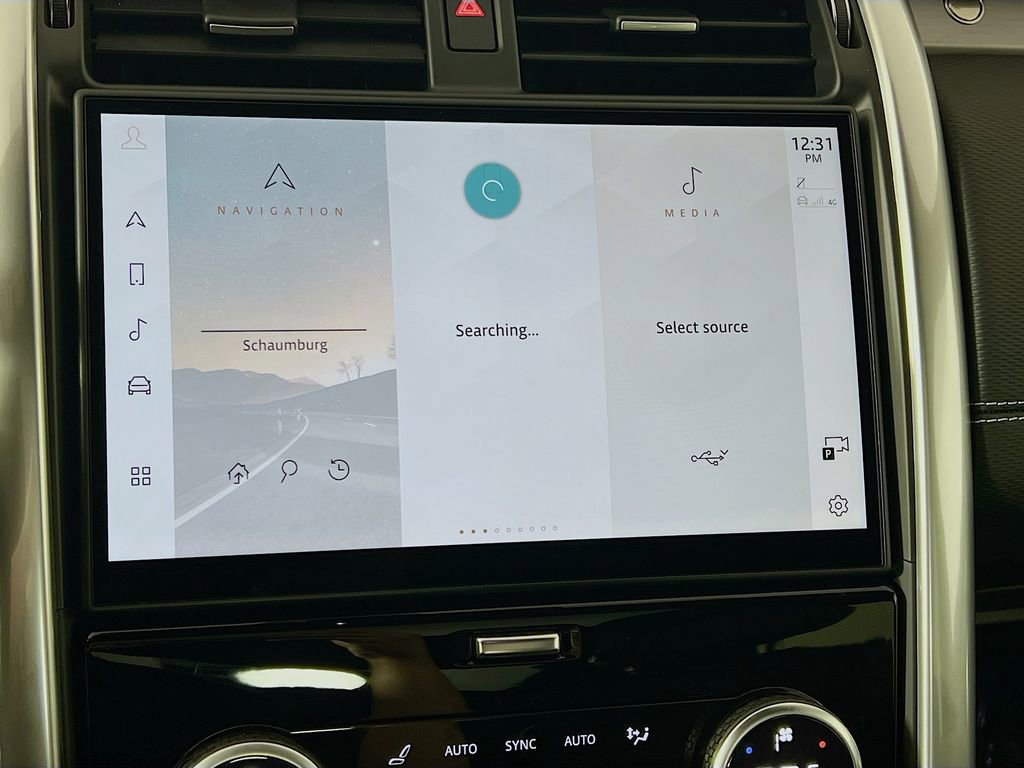 Used 2025 Land Rover Discovery Dynamic SE image 15