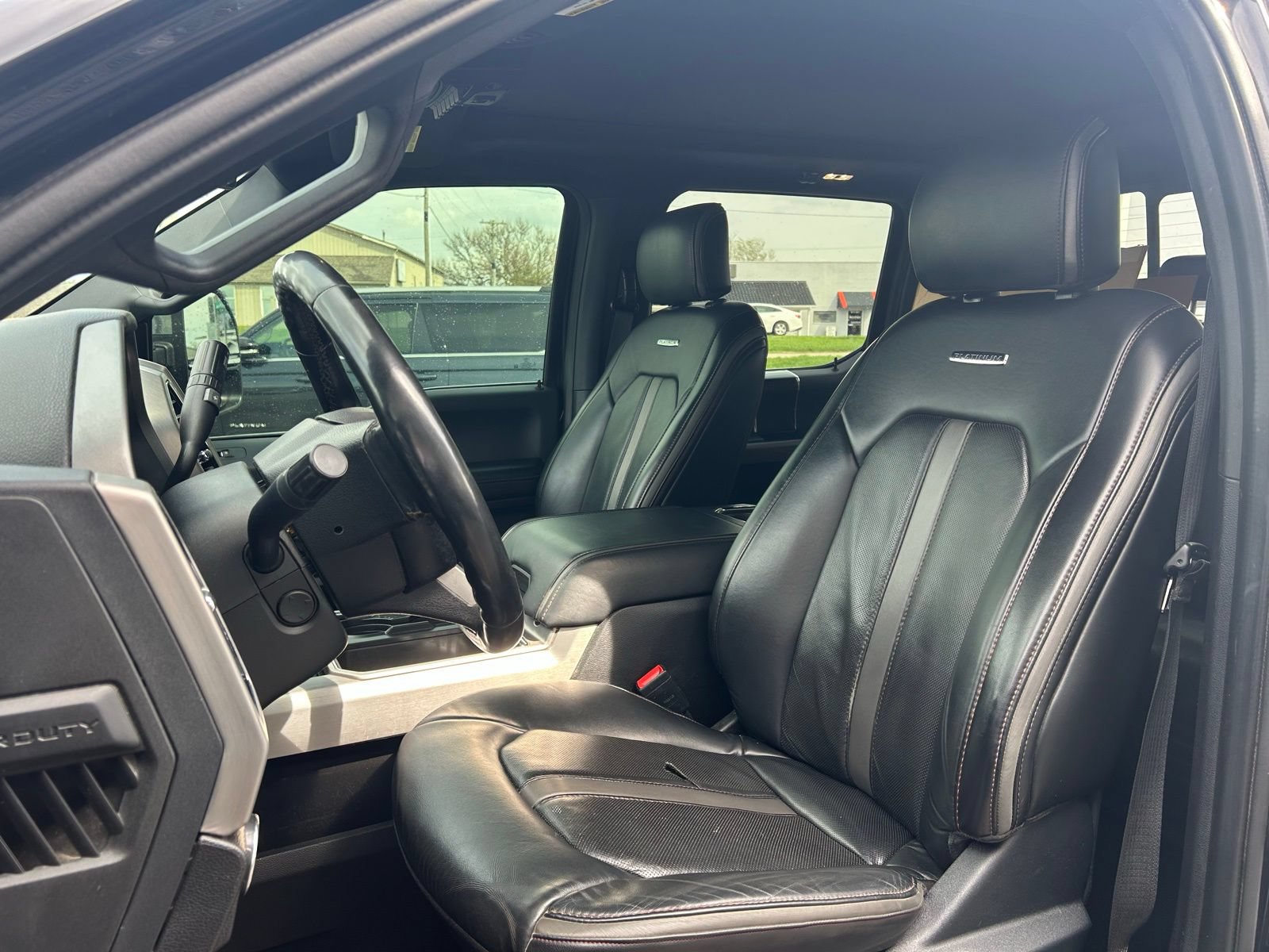 Used 2021 Ford F350 Platinum w/ FX4 Off-Road Package AWD/4WD image 11