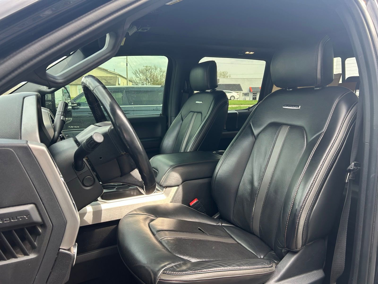 Used 2021 Ford F350 Platinum w/ FX4 Off-Road Package AWD/4WD image 11