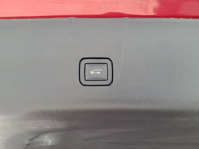 Used 2023 Chevrolet Traverse LT AWD/4WD image 13