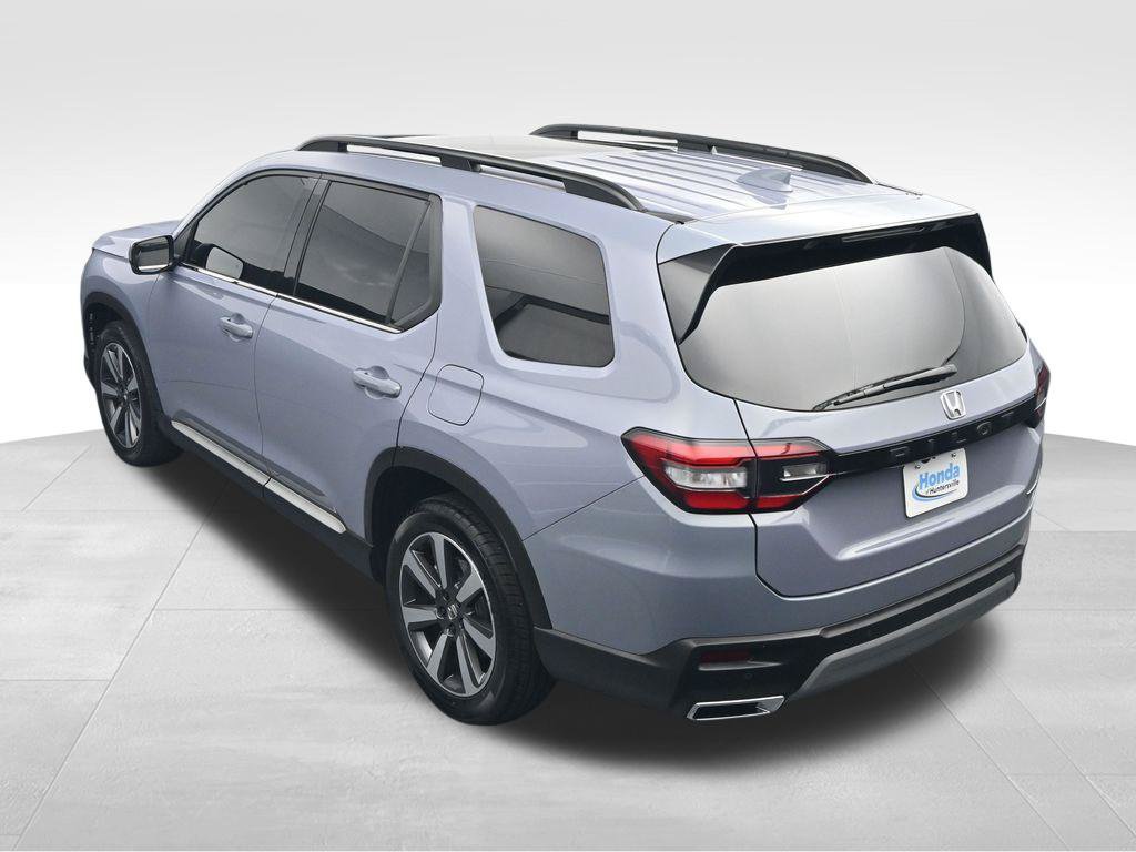Used 2025 Honda Pilot Touring image 36
