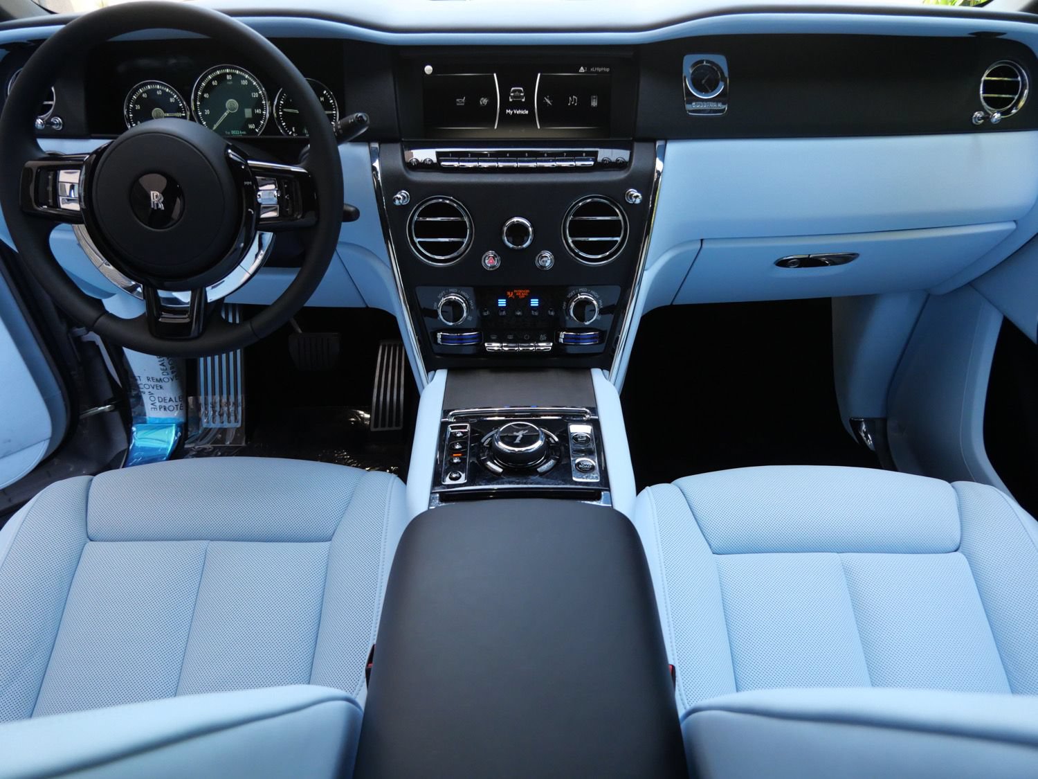 Certified 2024 Rolls-Royce Cullinan AWD/4WD image 4