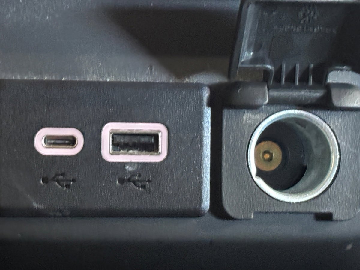 Used 2023 Chevrolet Silverado 1500 Custom w/ LPO, Dark Essentials Package image 6