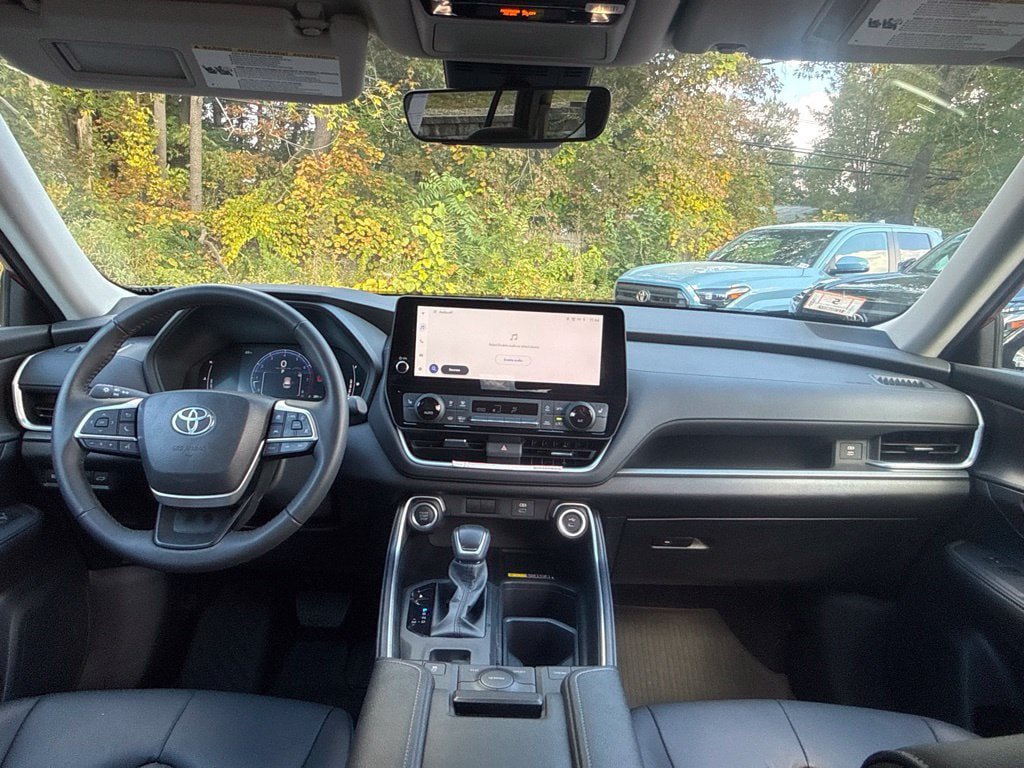 Used 2026 Toyota Grand Highlander AWD image 20