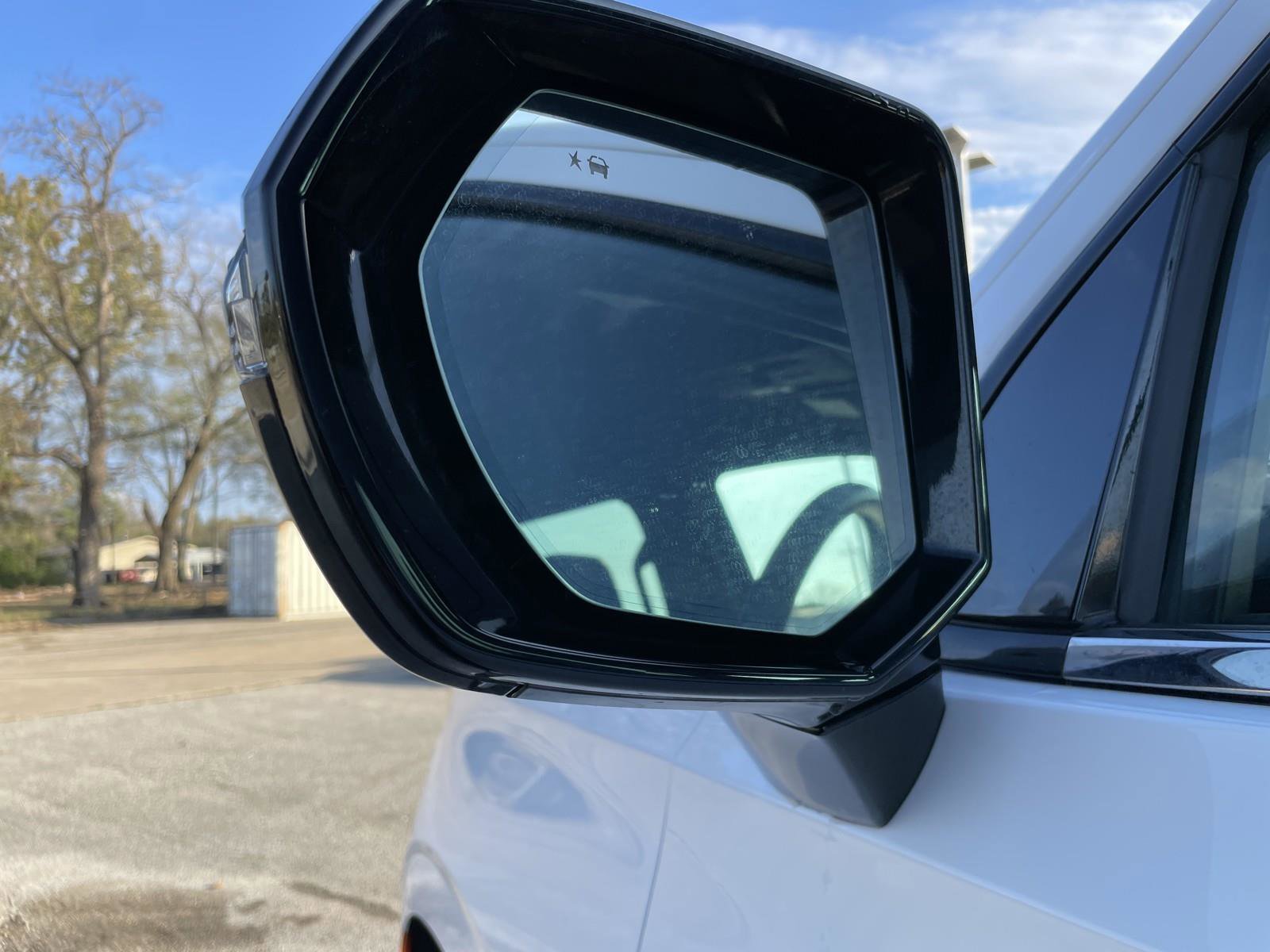 Used 2023 Chevrolet Suburban Premier image 34