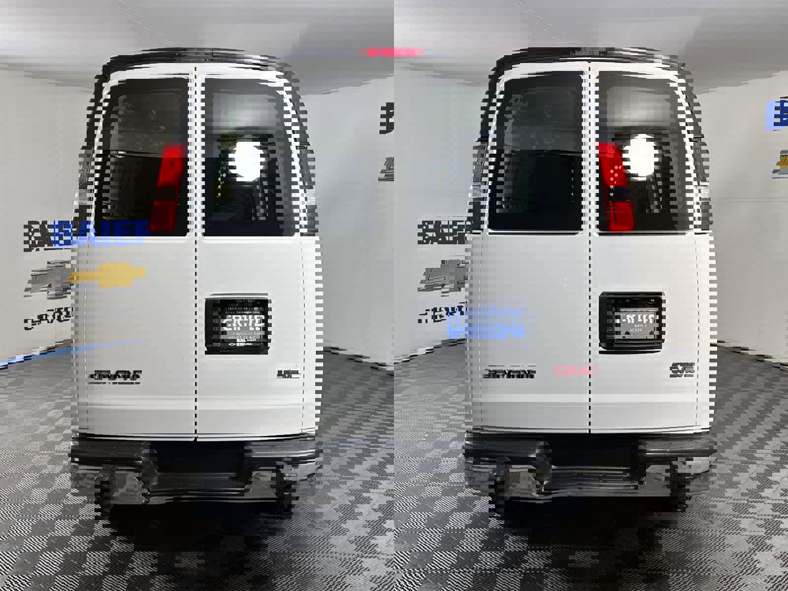 Used 2024 GMC Savana 2500 w/ Driver Convenience Package image 4