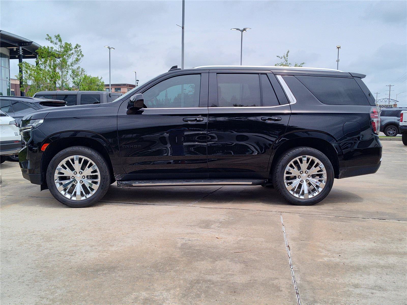 Used 2023 Chevrolet Tahoe LS w/ Driver Alert Package RWD image 3