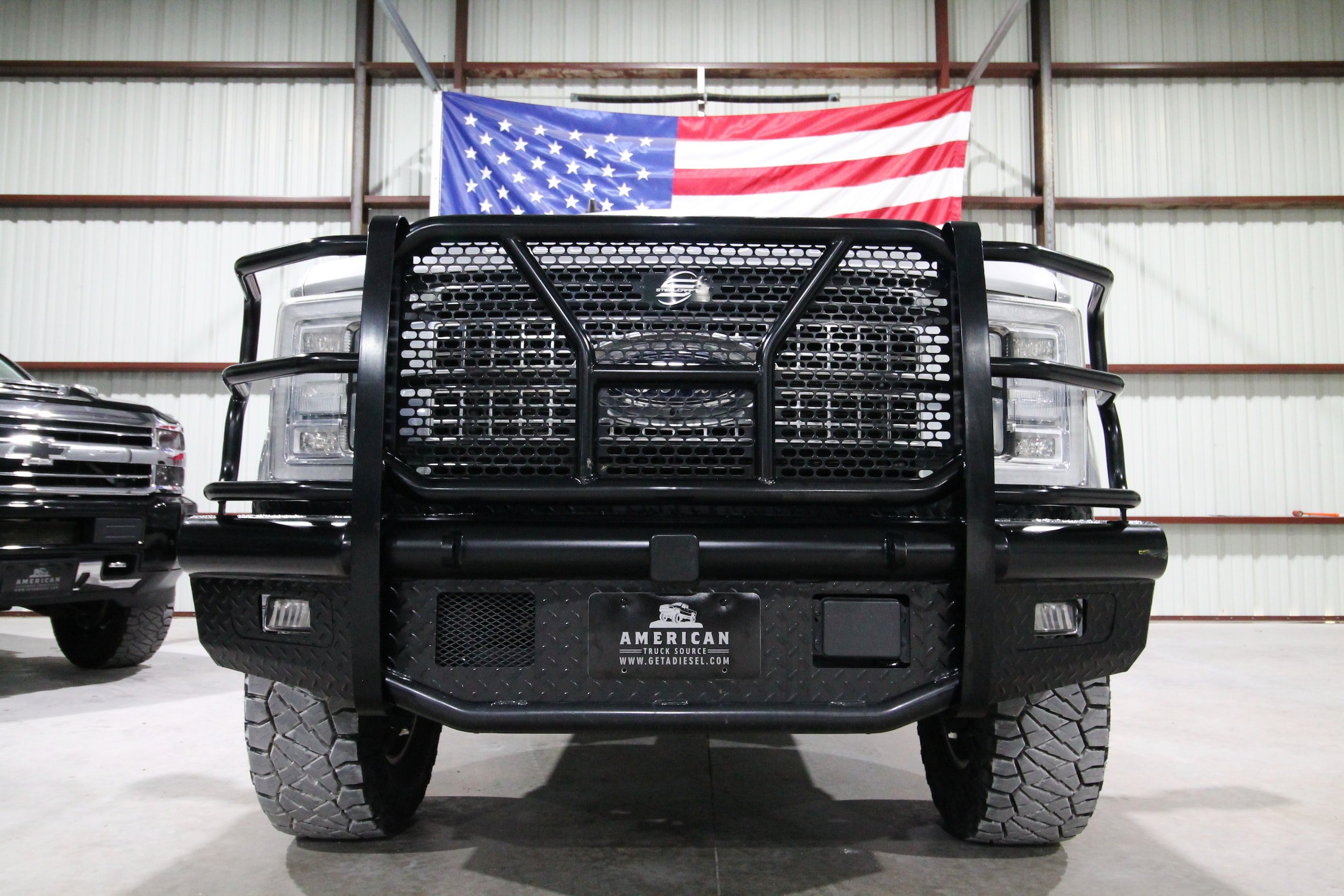 Used 2019 Ford F350 Platinum w/ Platinum Ultimate Package AWD/4WD image 2