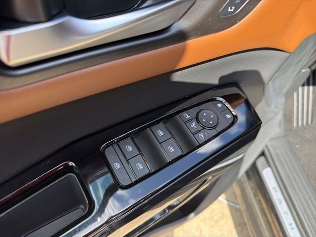 New 2026 Nissan Pathfinder Platinum FWD image 11