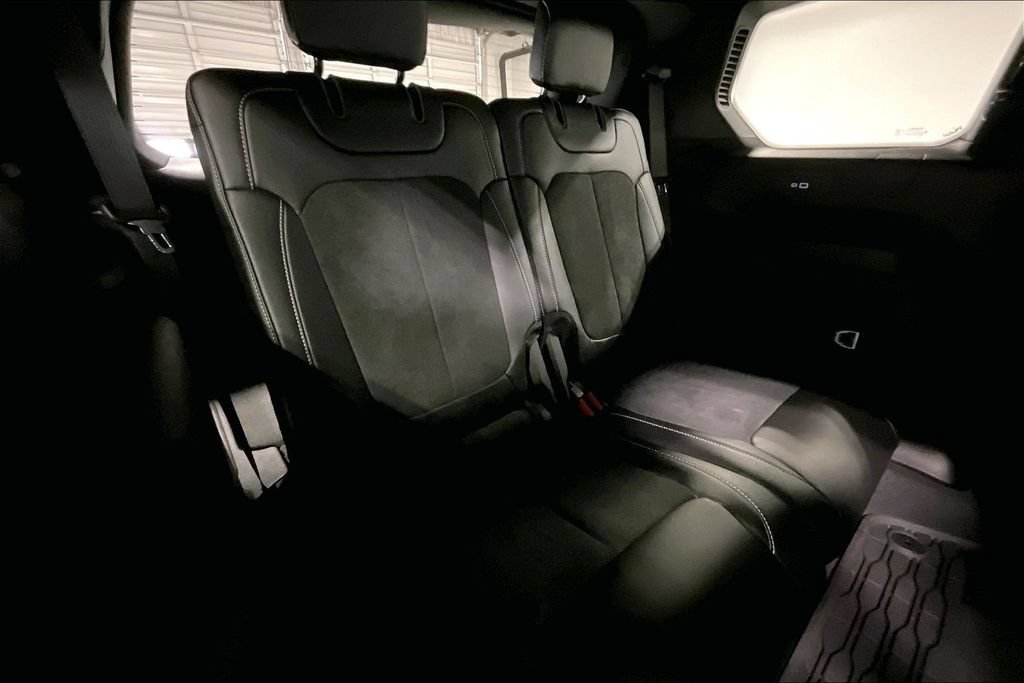 Used 2025 Jeep Grand Cherokee L Altitude AWD/4WD image 35