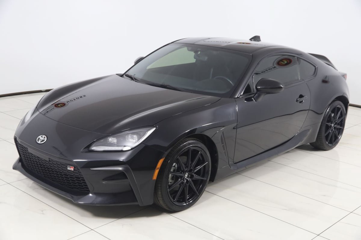 Used 2024 Toyota GR86 Premium RWD image 23
