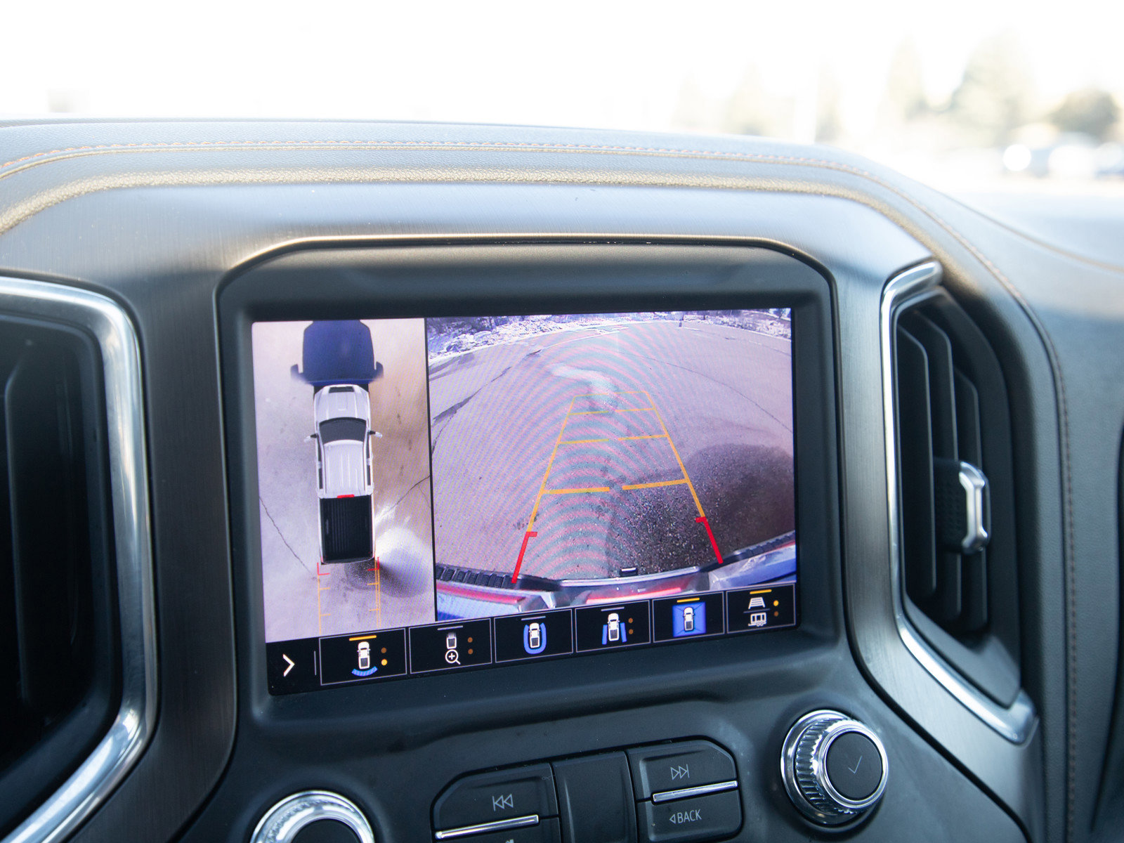 Used 2022 GMC Sierra 2500 AT4 w/ AT4 Premium Plus Package image 23