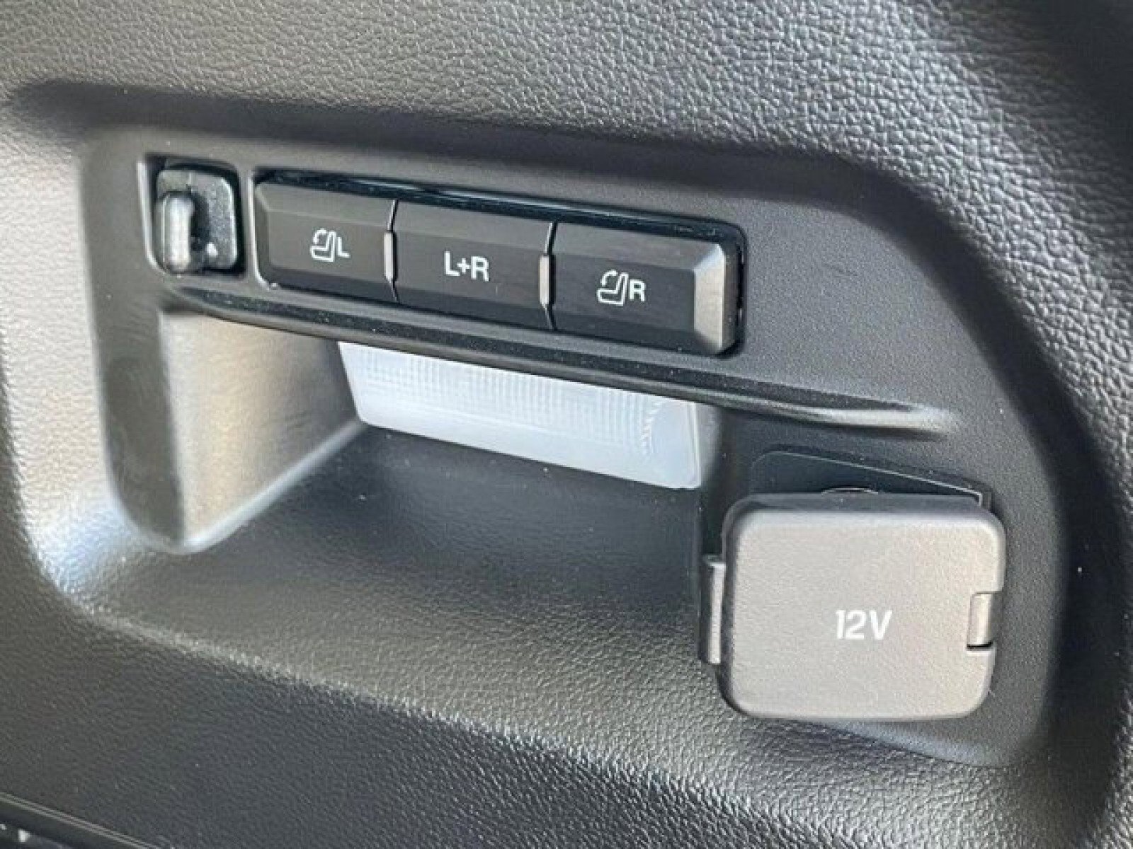 Used 2021 Ford Explorer Limited w/ Equipment Group 301A image 10