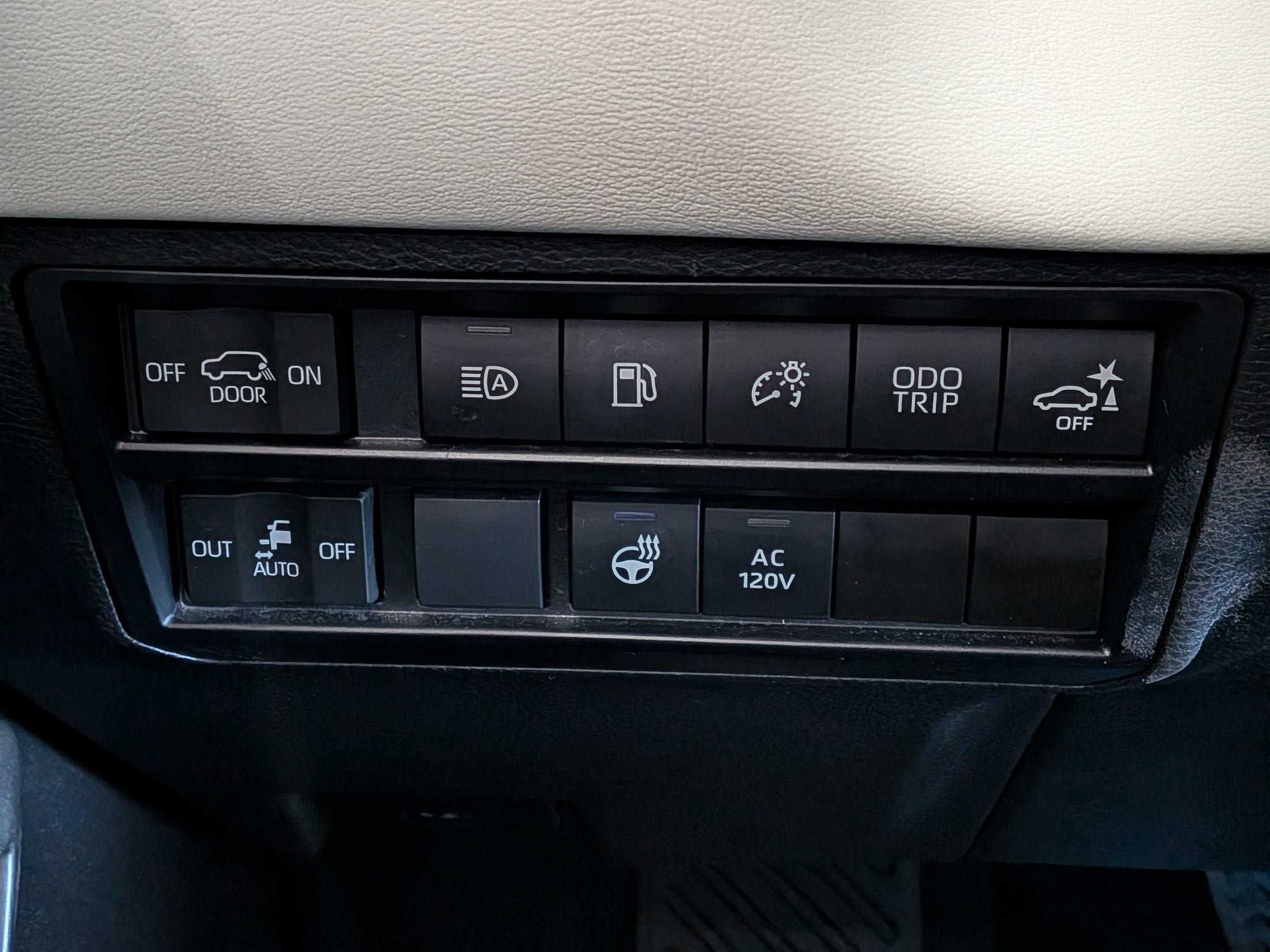 Certified 2023 Toyota Sequoia Capstone AWD/4WD image 18