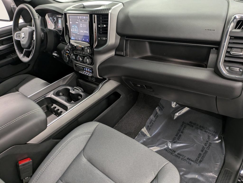 Used 2025 RAM 1500 Big Horn AWD/4WD image 32