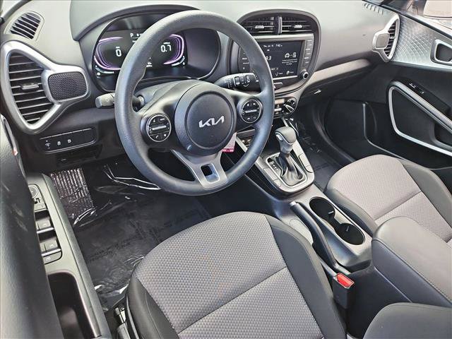 Used 2025 Kia Soul LX FWD image 10