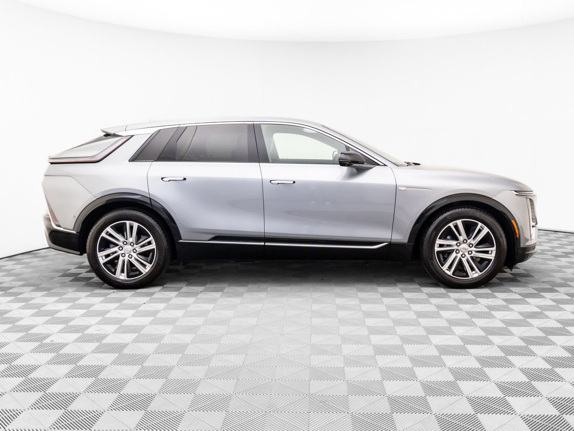 Certified 2024 Cadillac Lyriq Tech w/ Driver Assist Package image 7