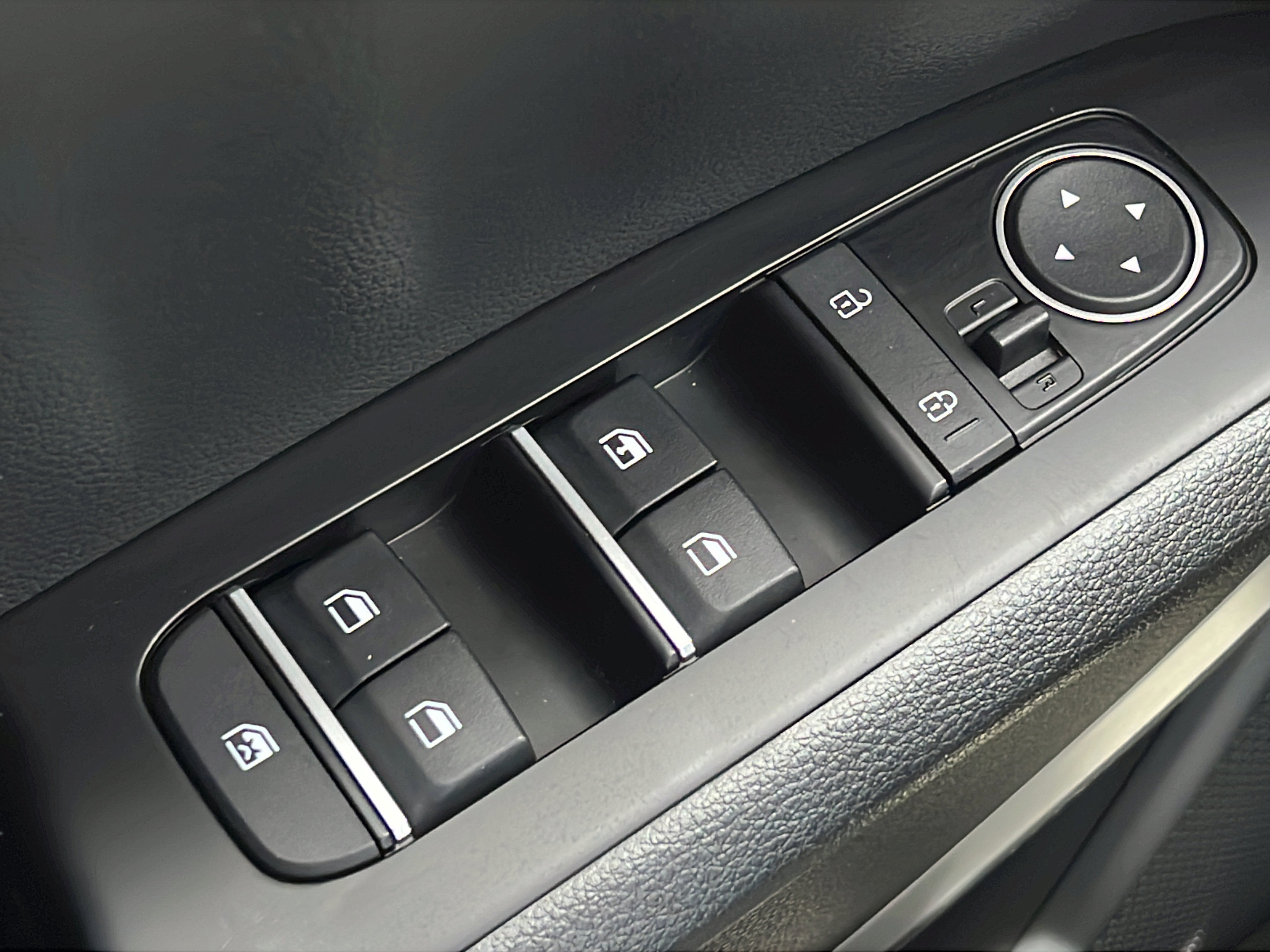 Certified 2025 Kia Soul LX w/ LX Technology Package FWD image 17