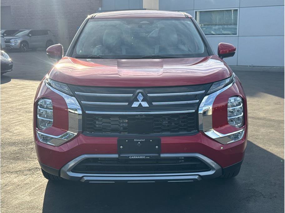 New 2026 Mitsubishi Outlander LE image 9