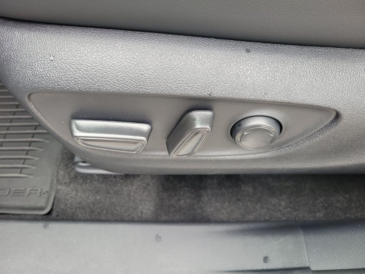 Used 2026 Toyota Highlander XSE AWD/4WD image 18