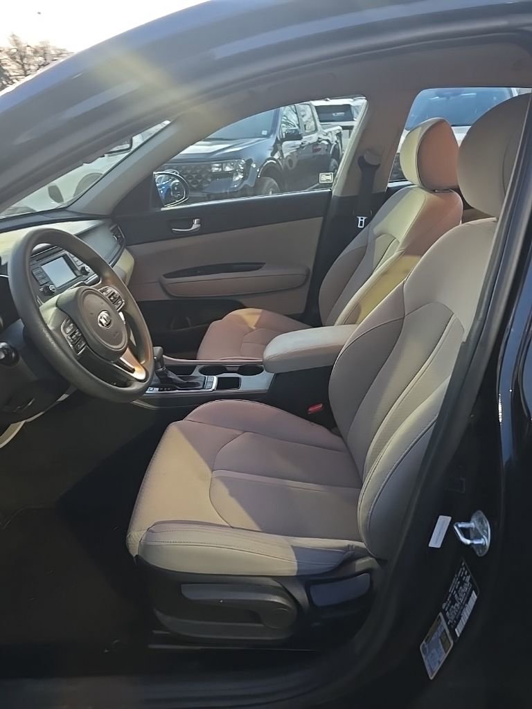 Used 2017 Kia Optima LX image 8