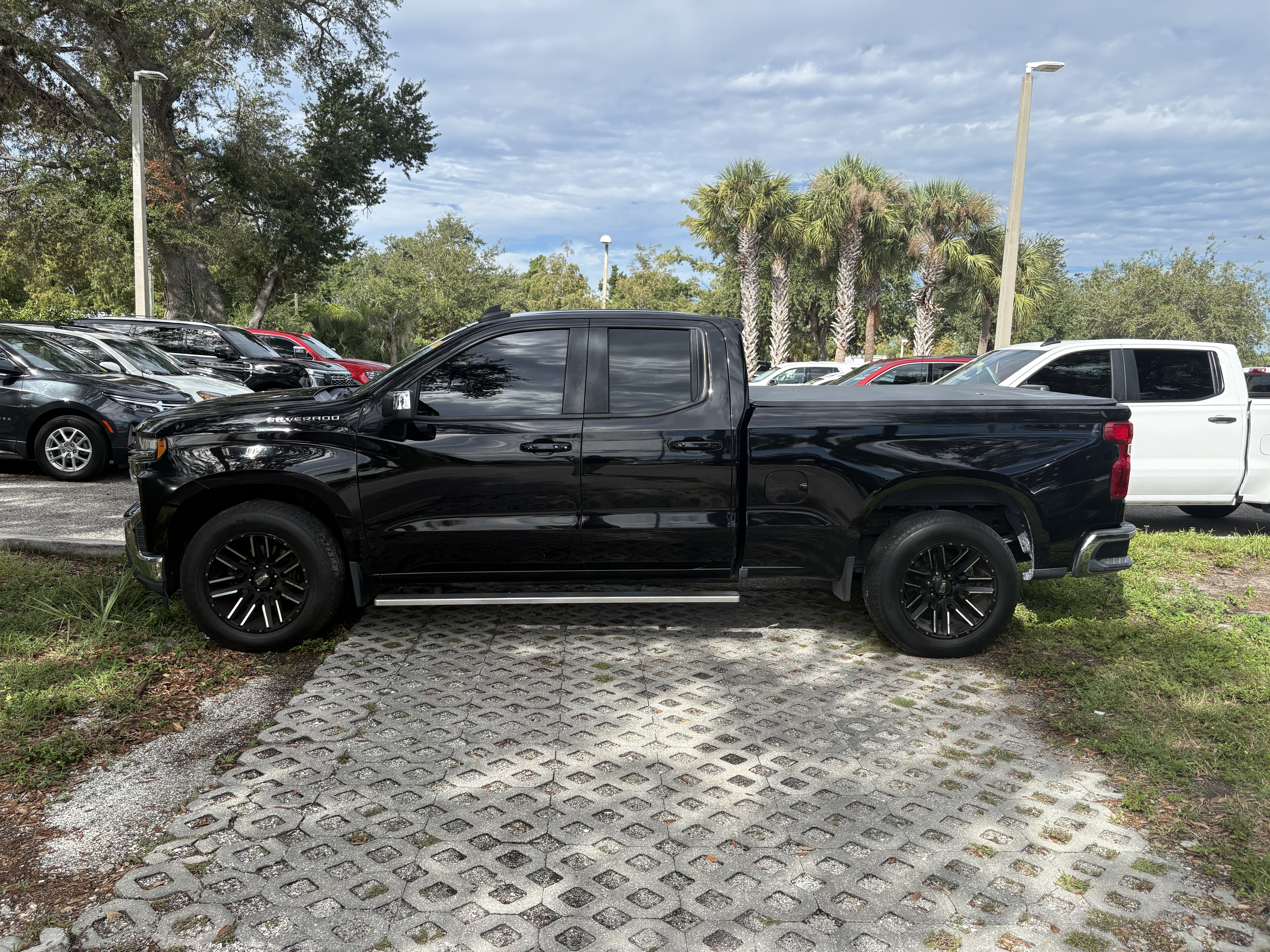 Used 2020 Chevrolet Silverado 1500 LT w/ All-Star Edition RWD image 4
