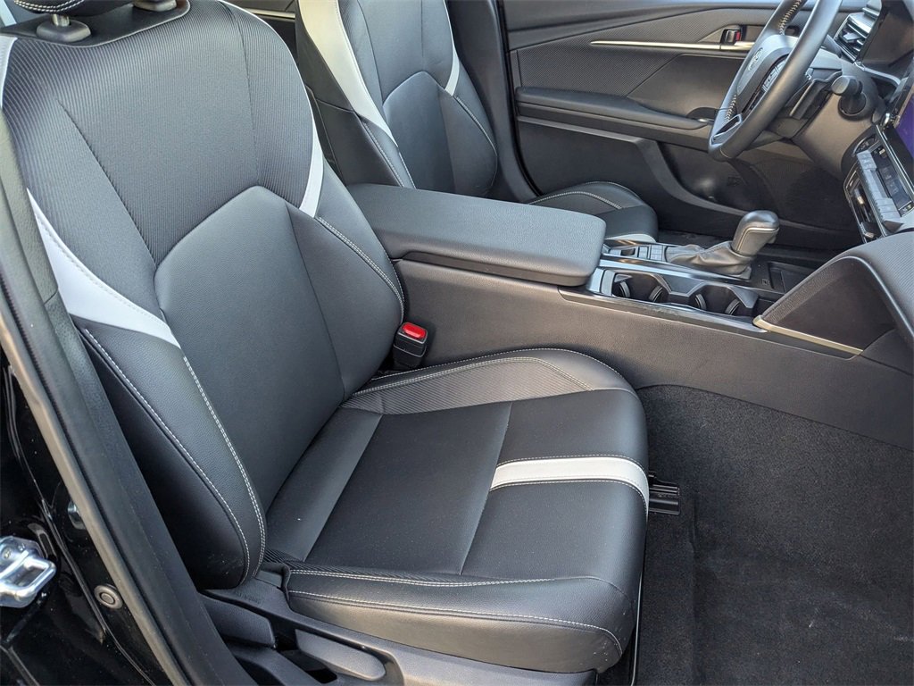 Used 2025 Toyota Camry SE image 37