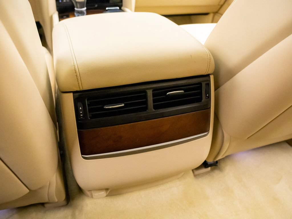 Used 2021 Lexus LX 570 4WD w/ Luxury Package image 16