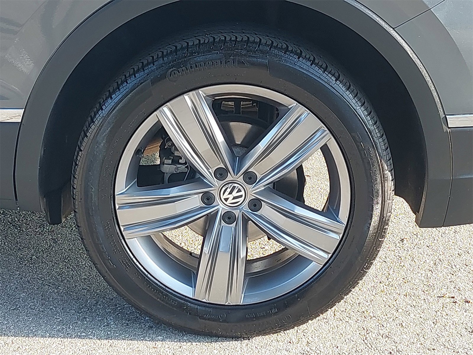 Used 2021 Volkswagen Tiguan SEL image 35