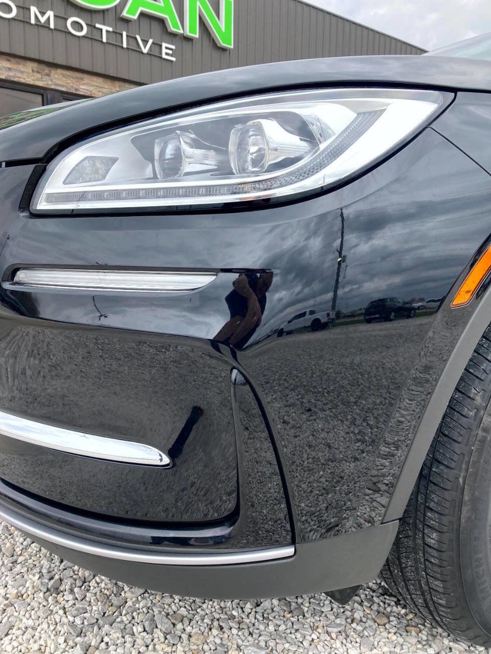 Used 2023 Lincoln Corsair Reserve image 3