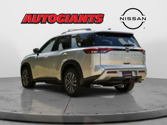 New 2025 Nissan Pathfinder SL w/ SL Premium Package image 6