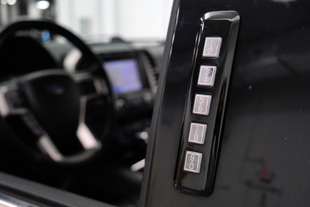 Used 2020 Ford F150 Platinum AWD/4WD image 16