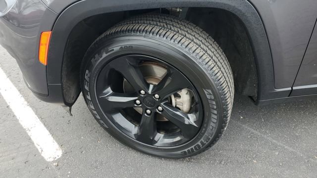 Certified 2023 Jeep Grand Cherokee L Laredo image 4