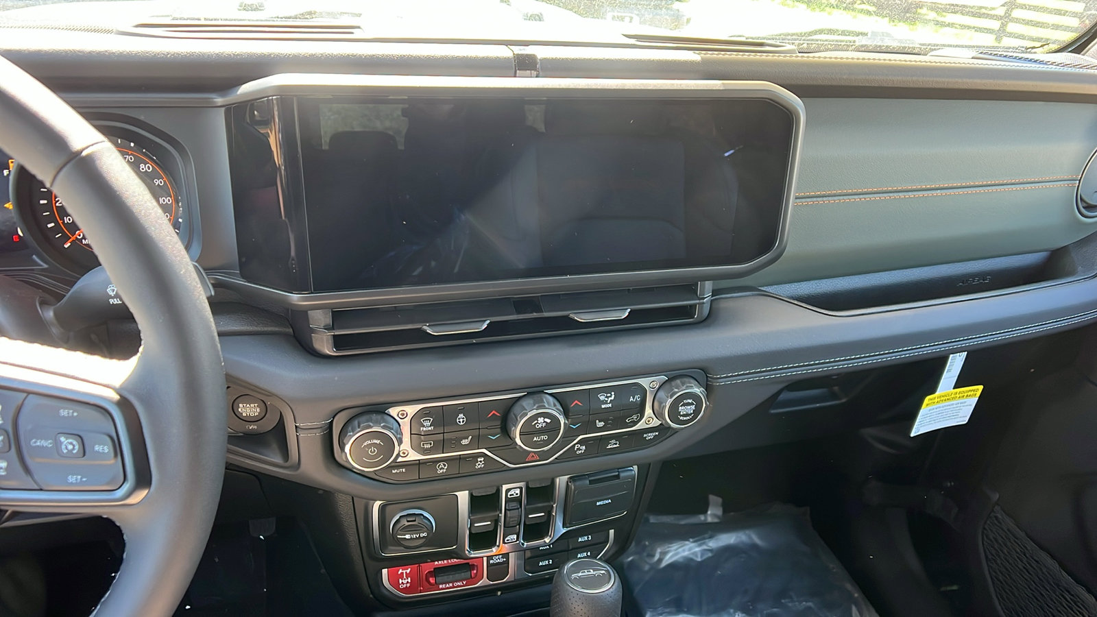 New 2025 Jeep Gladiator Mojave image 25