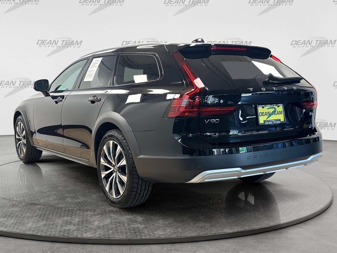 Used 2023 Volvo V90 B6 Cross Country Plus AWD/4WD image 6