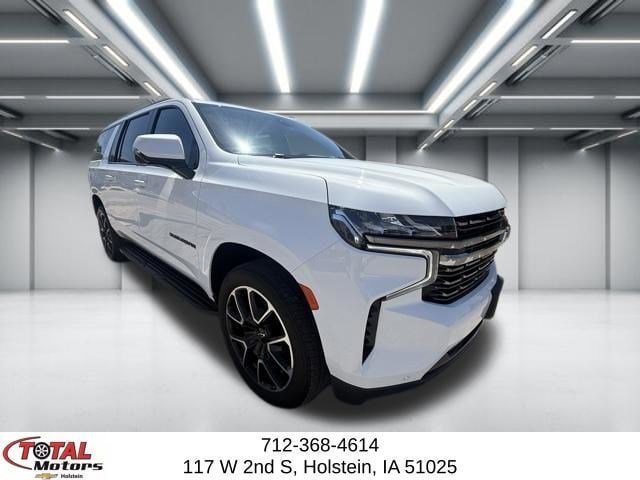 Used 2022 Chevrolet Suburban RST w/ Luxury Package AWD/4WD image 2