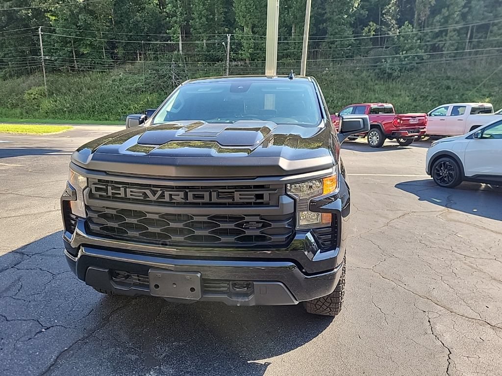 Used 2025 Chevrolet Silverado 1500 Custom Trail Boss w/ Midnight Edition AWD/4WD image 3