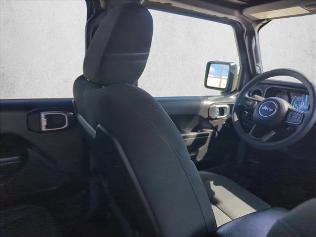 Used 2024 Jeep Wrangler Unlimited Rubicon 4xe w/ Technology Group image 18