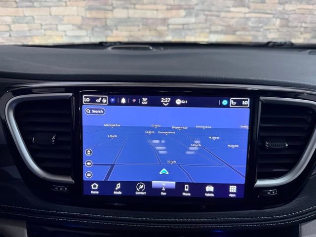 Used 2022 Chrysler Pacifica Touring-L w/ Uconnect Theater Family Group FWD image 2