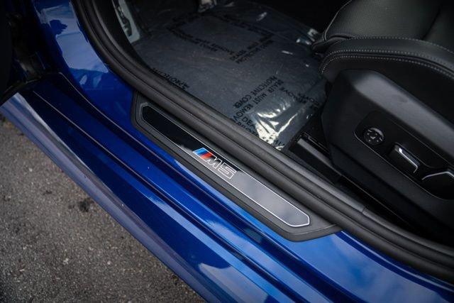 Used 2025 BMW M5 w/ Executive Package image 27