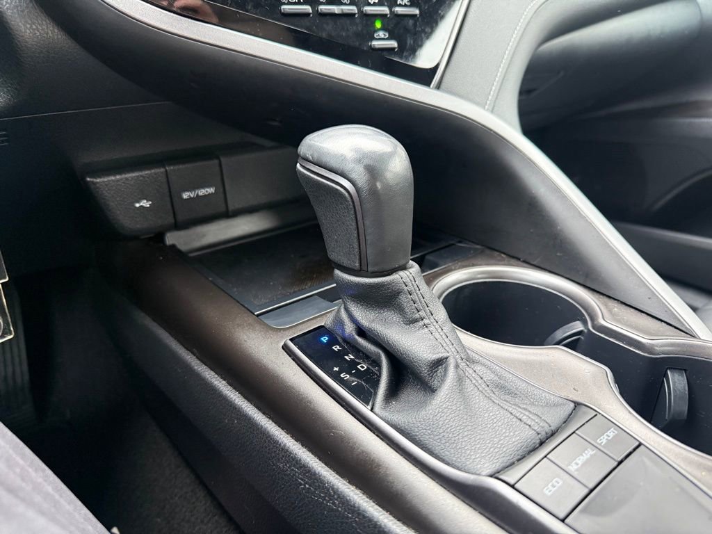 Used 2024 Toyota Camry SE image 19