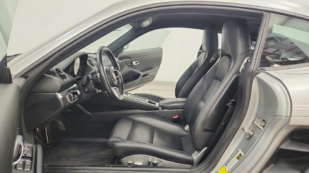 Used 2019 Porsche 718 Cayman S RWD image 23