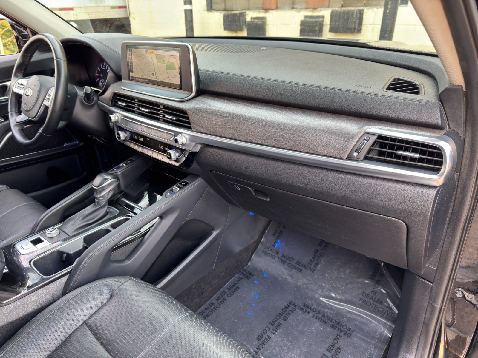 Used 2020 Kia Telluride SX w/ Towing Package FWD image 14