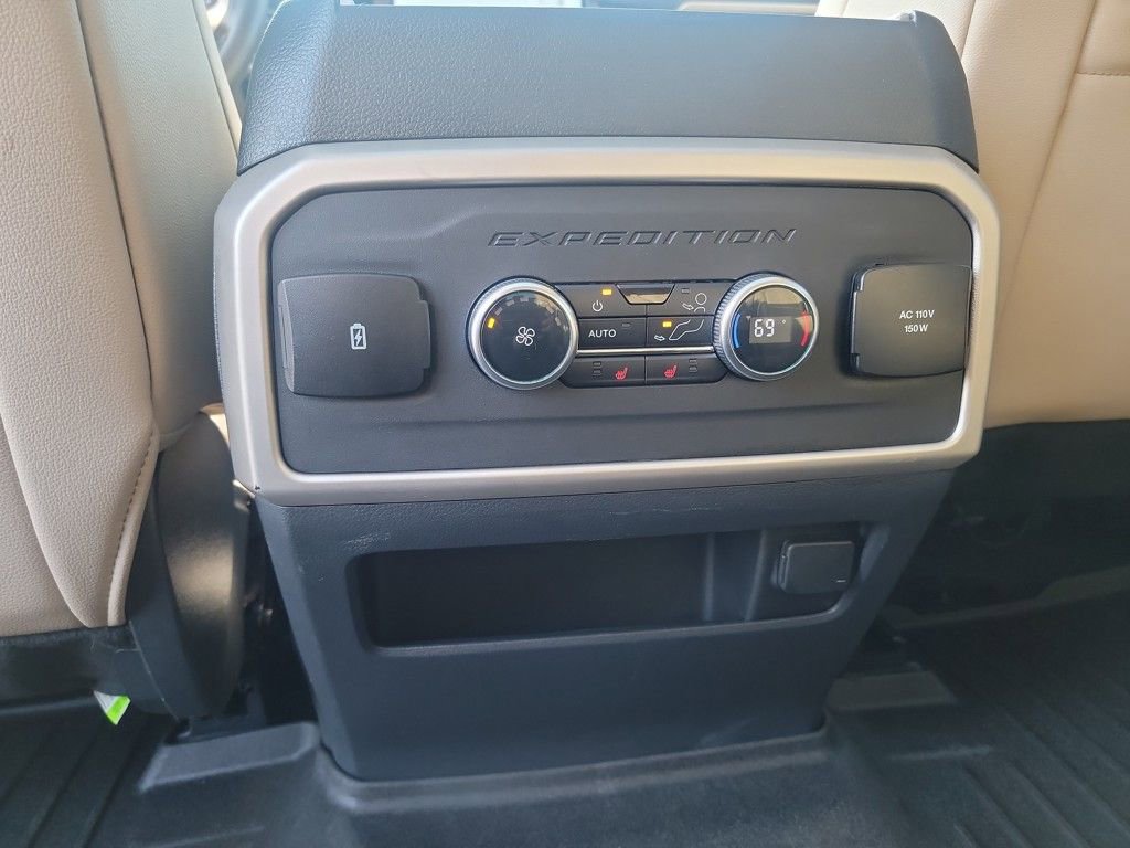 Used 2023 Ford Expedition Limited image 35